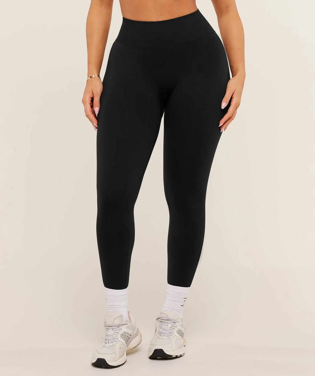 The Signature Legging — LUXARA